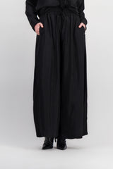 Extra wide leg pants in fluid washed viscose with drawstring wide belt